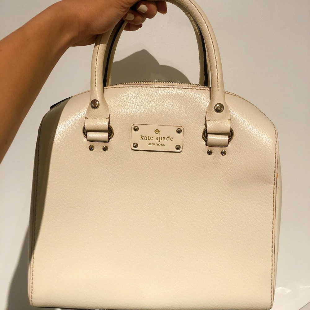 ✨white Kate spade held/crossbody✨